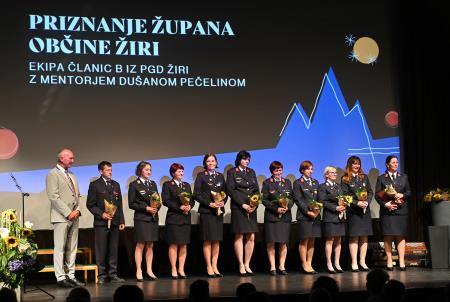 Priznanje župana Občine Žiri-ekipa članic B PGD Žiri